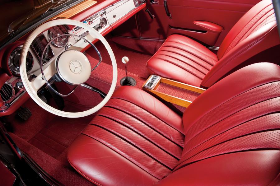  Mercedes-Benz 230 SL 1964 года  (фото 10 из 12)